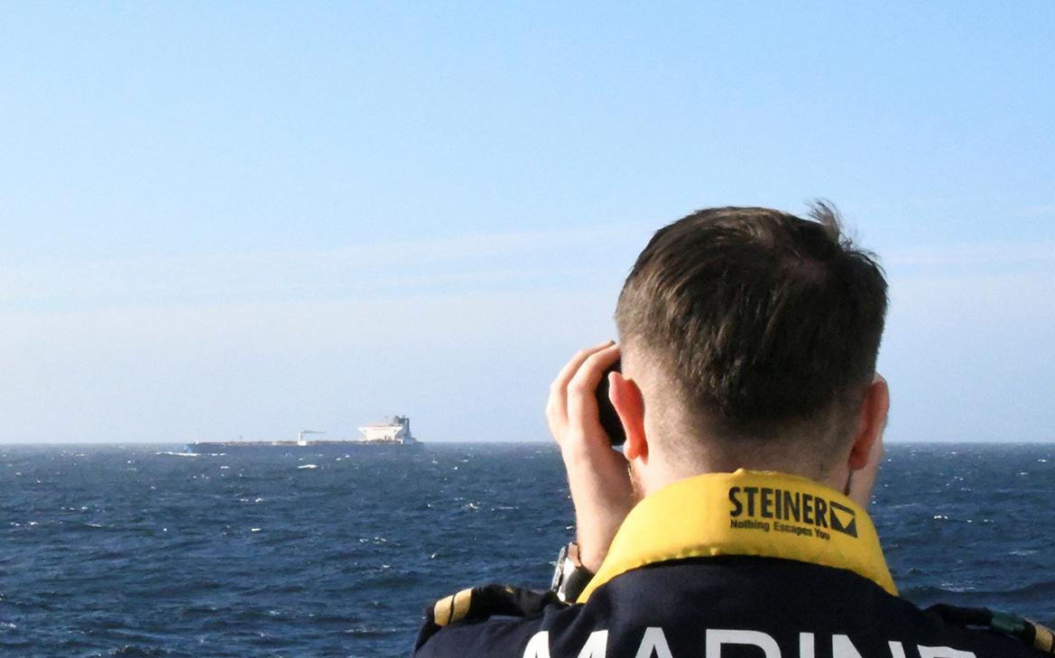 В Марсель прибыл перехваченный Францией танкер, шедший из России смотреть онлайн