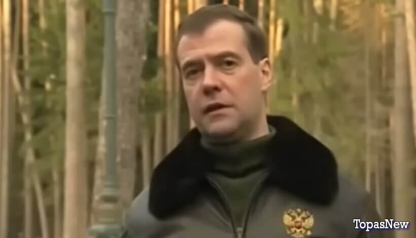 Переломный 2012: Путин VS Медведев; выборы за деньги и митинги