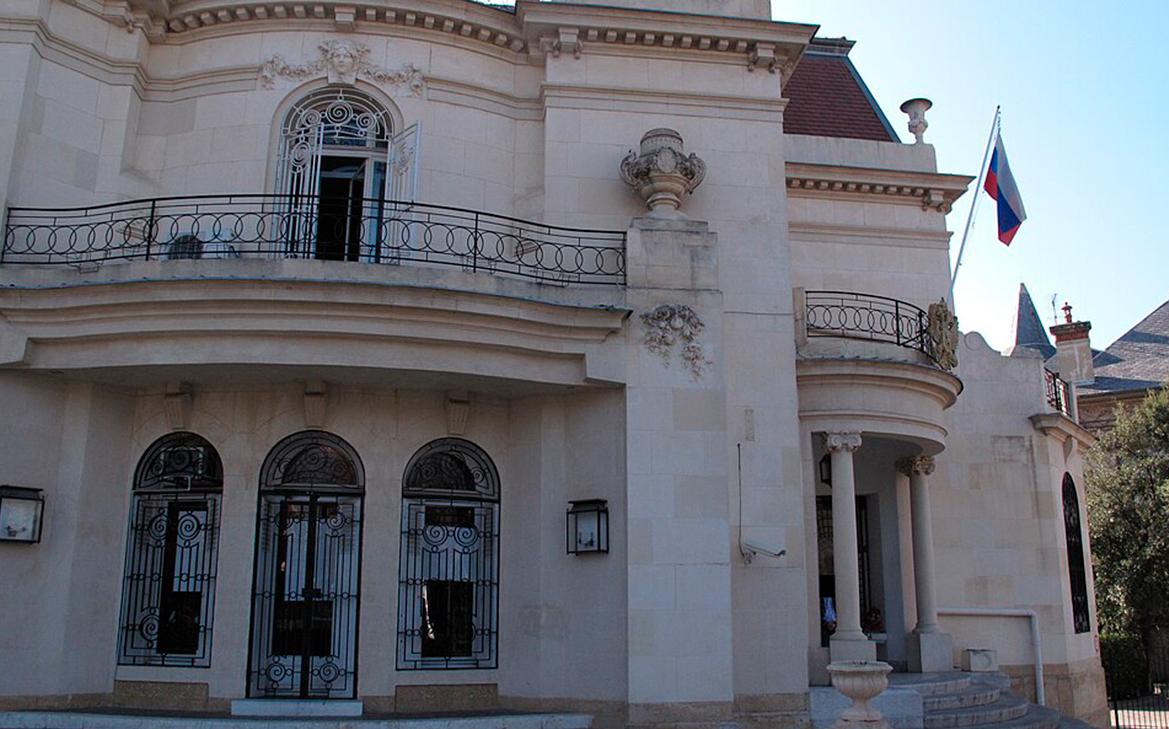 Генконсул в Марселе заявил о снятии охраны с диппредставительства России смотреть онлайн