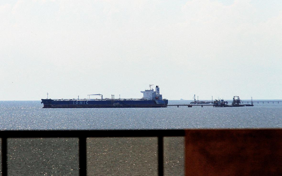 WSJ узнала о планах США «устроить карантин» для флота Венесуэлы сегодняшний выпуск смотреть онлайн