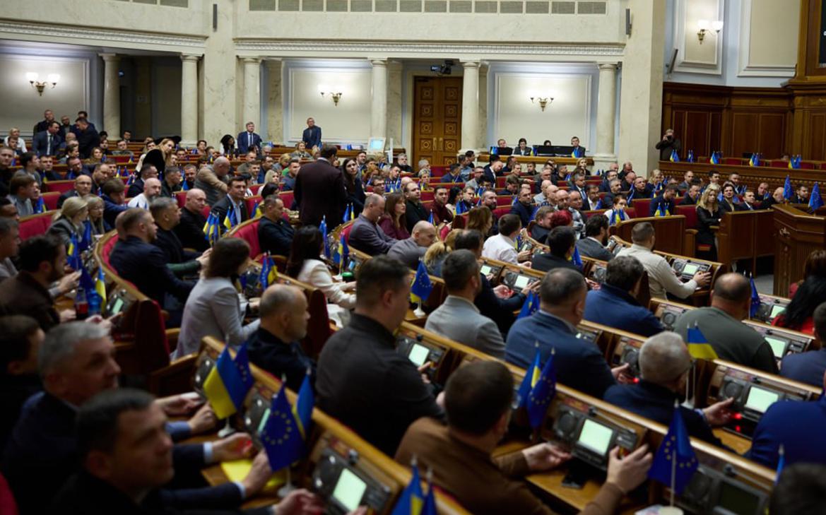 Фракция Порошенко призвала Стефанчука запустить процесс отставки кабмина смотреть онлайн