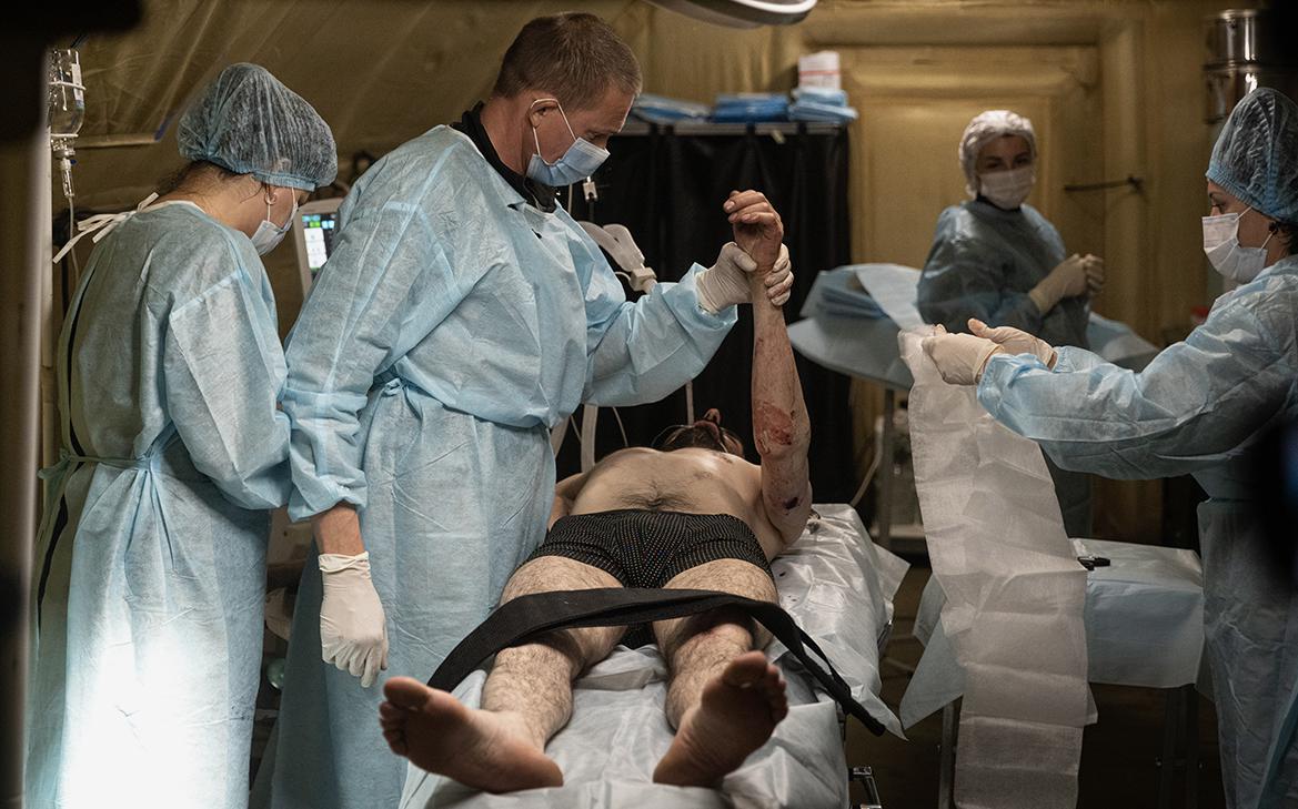 Нейрохирург Минобороны заявил о новых типах травм в ходе военной операции смотреть онлайн