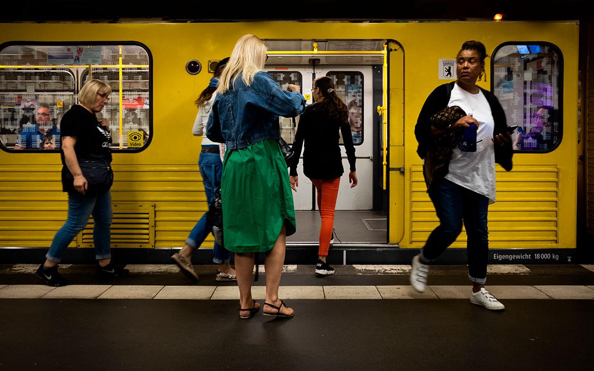 Министр заявила о «запретных зонах» для немецких женщин из-за мигрантов смотреть онлайн