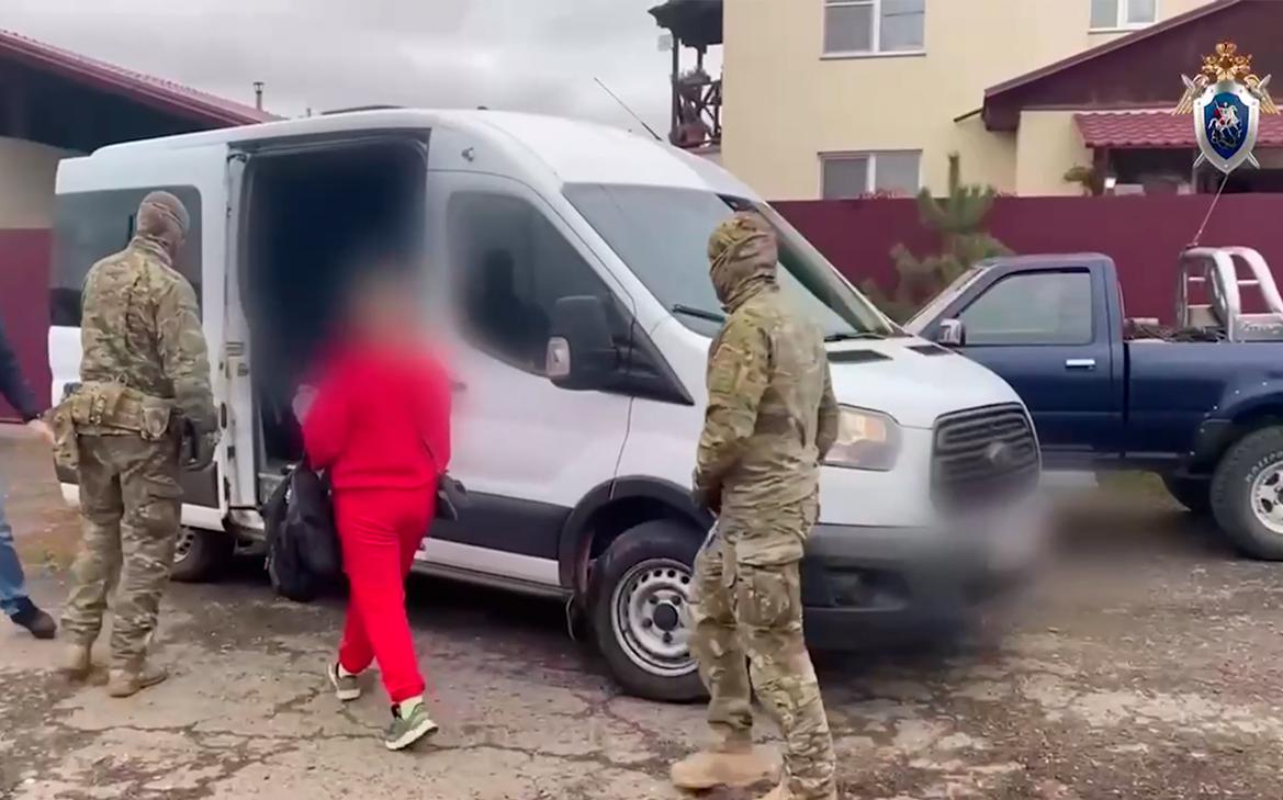 Красноярскую журналистку задержали по обвинению в фейках об армии смотреть онлайн