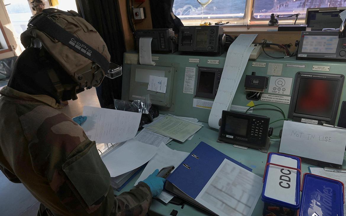 Шедший из России танкер принудительно отправили в Марсель для проверки смотреть онлайн